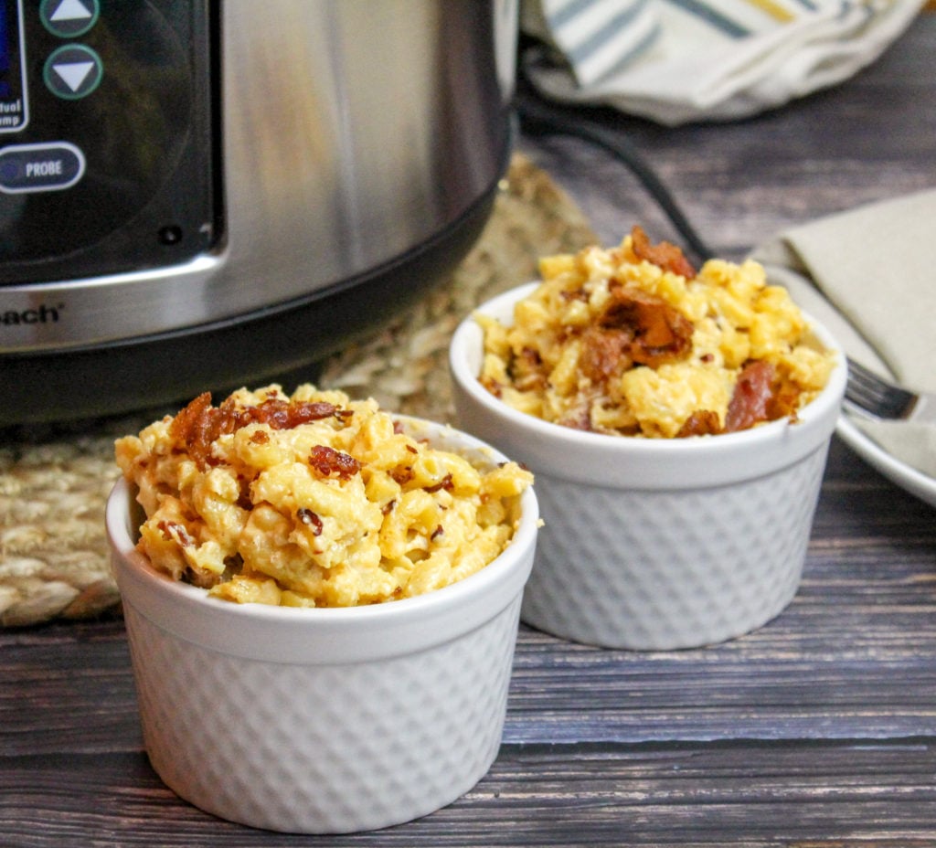 bowls of mac and cheese